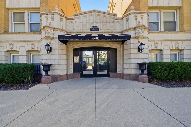 4240 N Clarendon Avenue 209N, Chicago, IL 60613