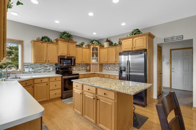 3900 Meadowview Terrace, Saint Bonifacius, MN 55375