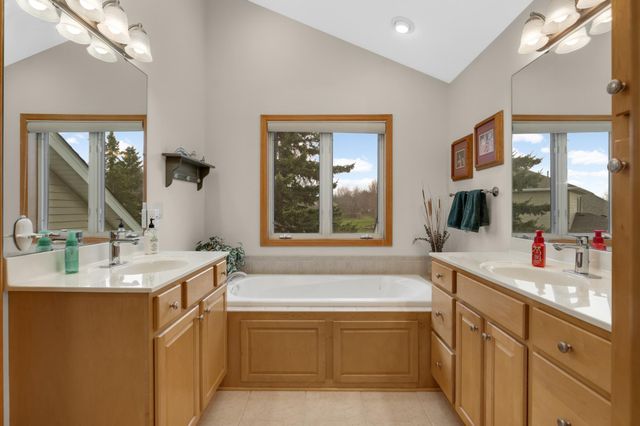 3900 Meadowview Terrace, Saint Bonifacius, MN 55375