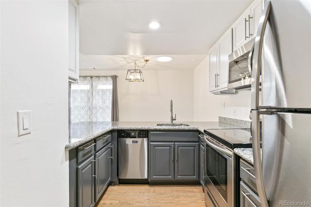 5902 S Willow Way, Englewood, CO 80111