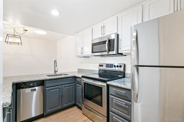 5902 S Willow Way, Englewood, CO 80111