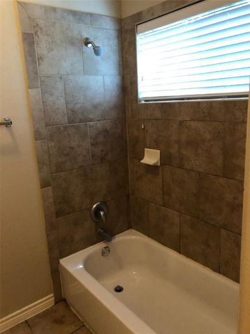504 W North Loop BLVD A, Austin, TX 78751