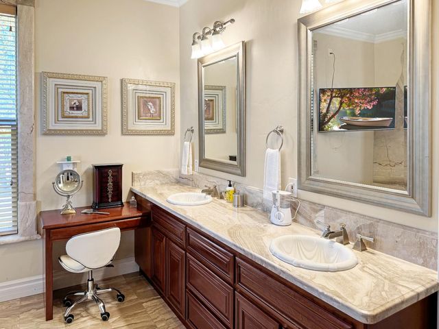 9915 Spyglass Cir, Auburn, CA 95602