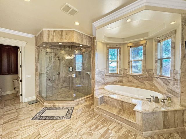 9915 Spyglass Cir, Auburn, CA 95602