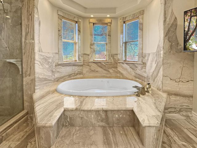 9915 Spyglass Cir, Auburn, CA 95602