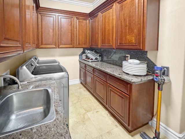 9915 Spyglass Cir, Auburn, CA 95602