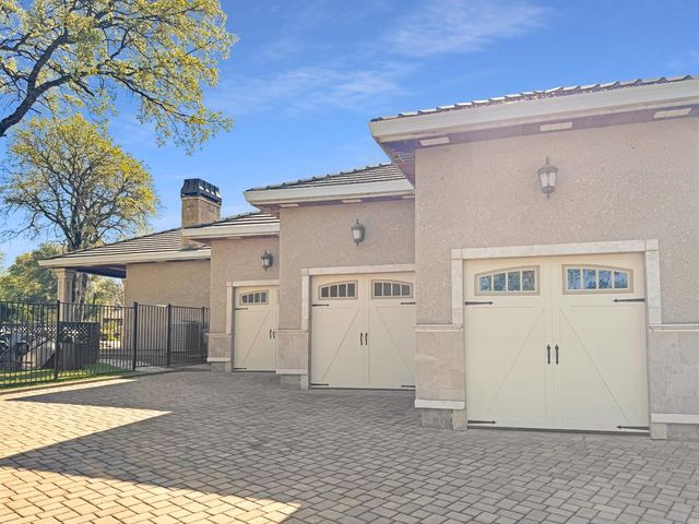 9915 Spyglass Cir, Auburn, CA 95602