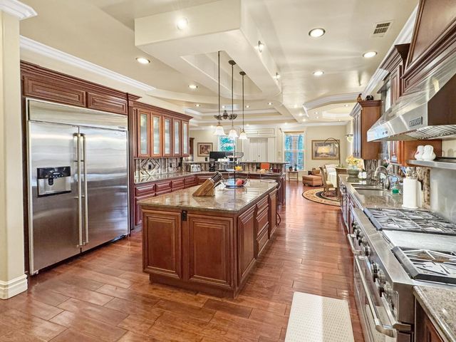 9915 Spyglass Cir, Auburn, CA 95602