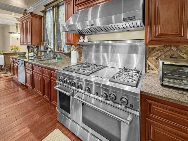 9915 Spyglass Cir, Auburn, CA 95602