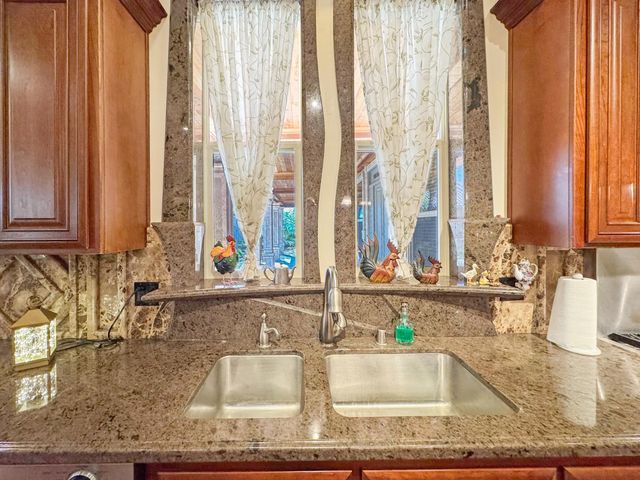 9915 Spyglass Cir, Auburn, CA 95602