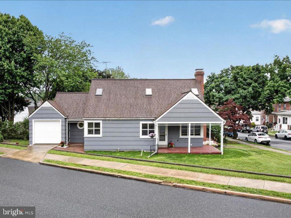 100 COLLEGE ST, Boyertown, PA 19512
