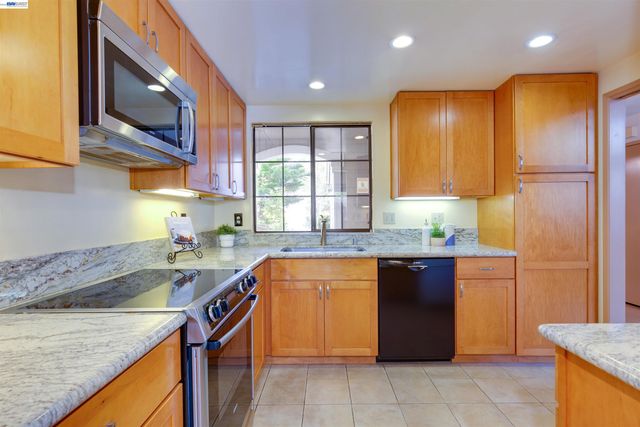 35 Leonard Ct, Alameda, CA 94502