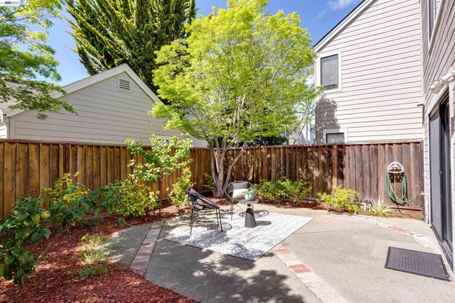 35 Leonard Ct, Alameda, CA 94502