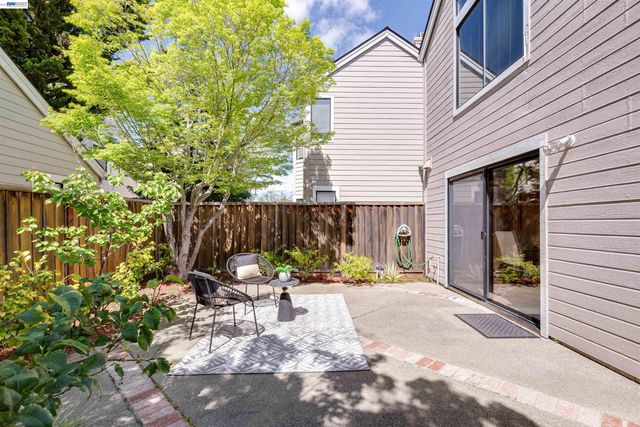 35 Leonard Ct, Alameda, CA 94502