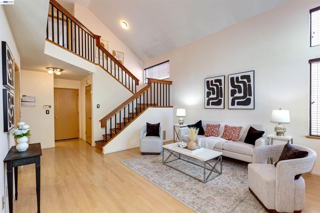 35 Leonard Ct, Alameda, CA 94502