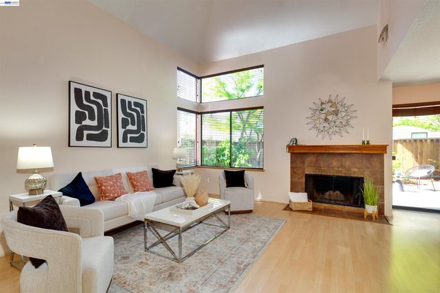 35 Leonard Ct, Alameda, CA 94502