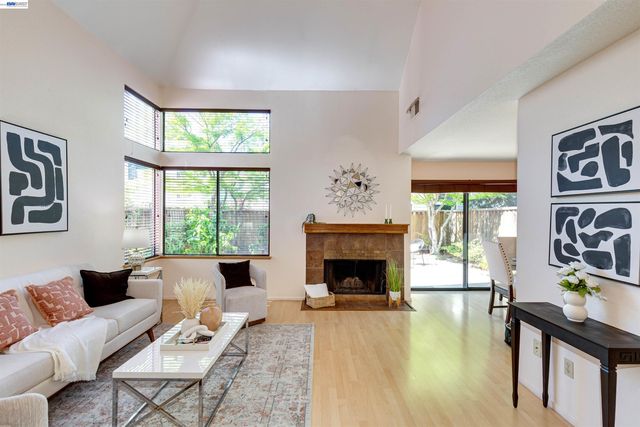 35 Leonard Ct, Alameda, CA 94502