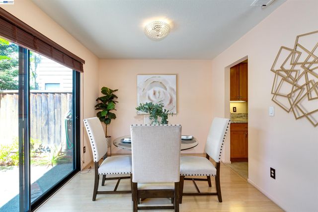 35 Leonard Ct, Alameda, CA 94502