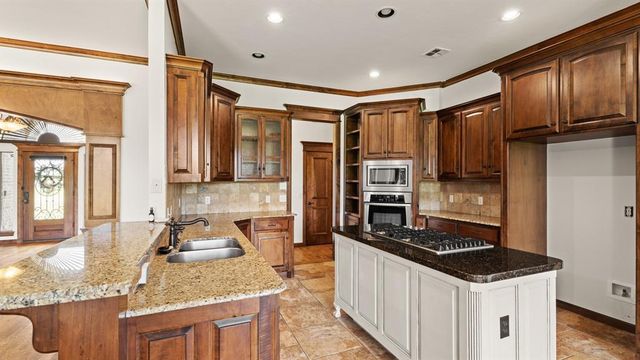 2209 Crestwood Drive, Jones, OK 73049