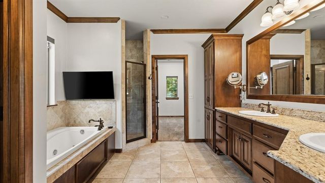 2209 Crestwood Drive, Jones, OK 73049