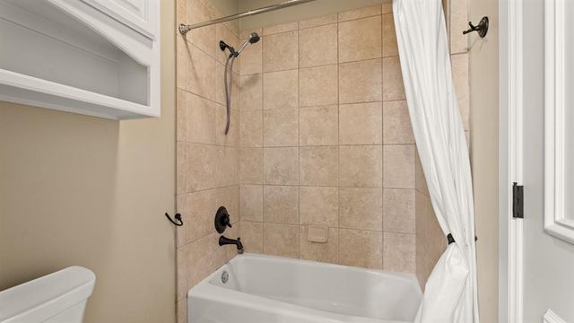 2209 Crestwood Drive, Jones, OK 73049