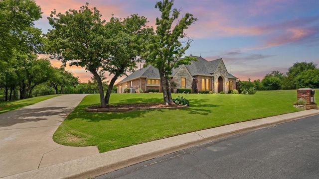 2209 Crestwood Drive, Jones, OK 73049