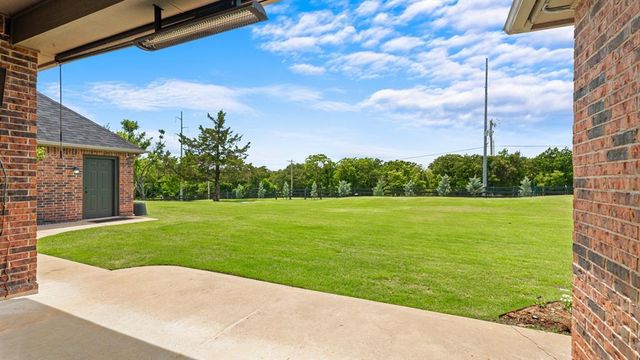 2209 Crestwood Drive, Jones, OK 73049