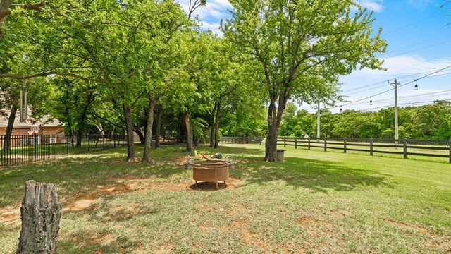 2209 Crestwood Drive, Jones, OK 73049