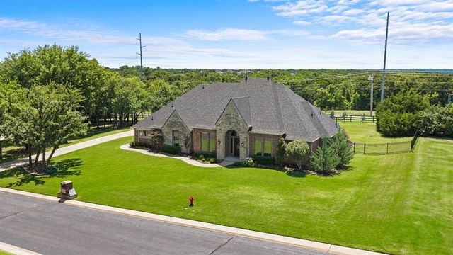 2209 Crestwood Drive, Jones, OK 73049
