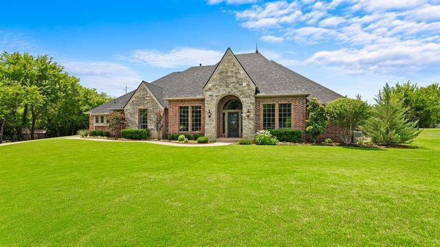2209 Crestwood Drive, Jones, OK 73049