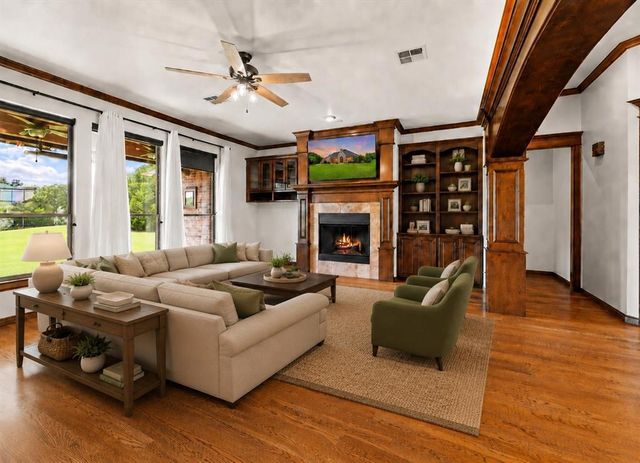 2209 Crestwood Drive, Jones, OK 73049