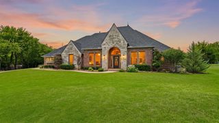 2209 Crestwood Drive, Jones, OK 73049