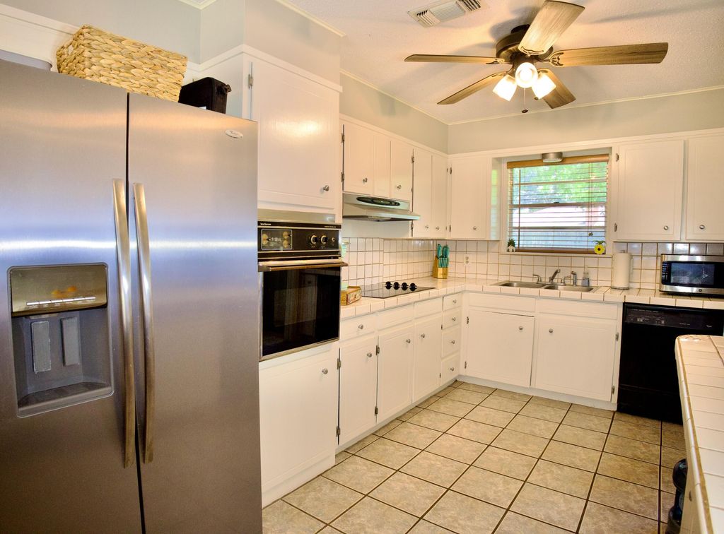 Image 12 of property listing at 3319 Chatterton Drive, San Angelo, TX 76904