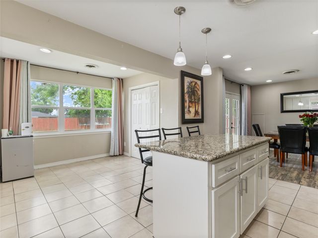 404 E Elizabeth Avenue, Palacios, TX 77465