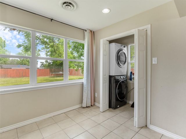 404 E Elizabeth Avenue, Palacios, TX 77465