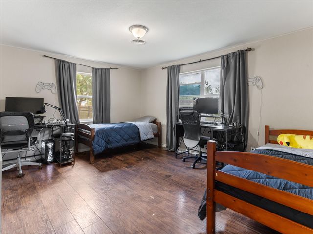 404 E Elizabeth Avenue, Palacios, TX 77465