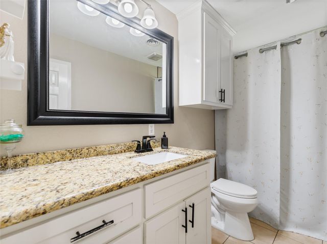 404 E Elizabeth Avenue, Palacios, TX 77465