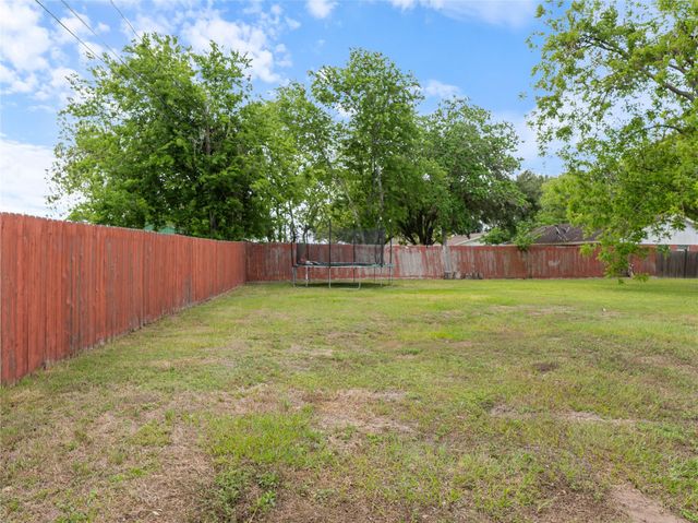 404 E Elizabeth Avenue, Palacios, TX 77465