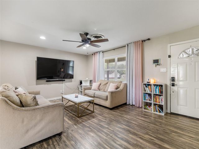 404 E Elizabeth Avenue, Palacios, TX 77465