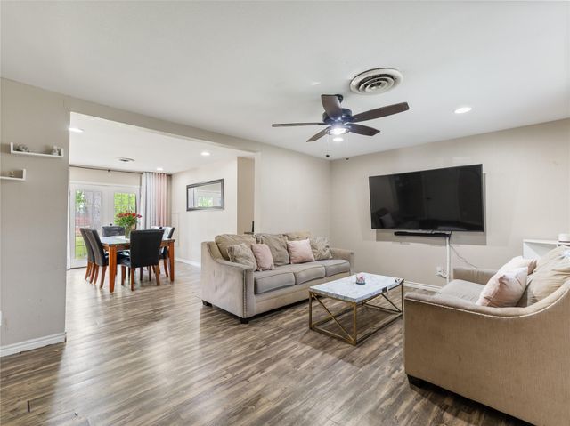 404 E Elizabeth Avenue, Palacios, TX 77465