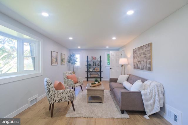 1468 PENNINGTON RD, Trenton, NJ 08618