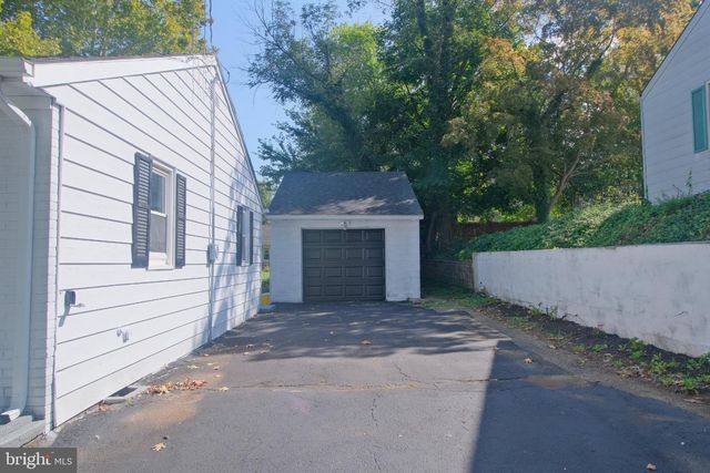 1468 PENNINGTON RD, Trenton, NJ 08618
