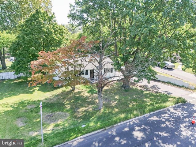 1468 PENNINGTON RD, Trenton, NJ 08618