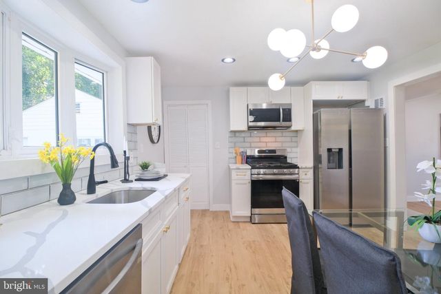 1468 PENNINGTON RD, Trenton, NJ 08618