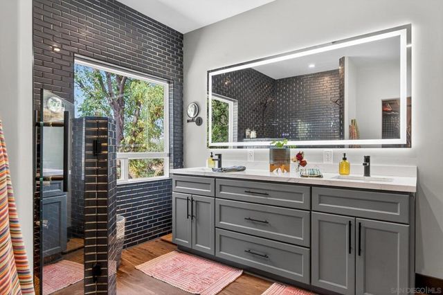 296 East Lane, El Cajon, CA 92021