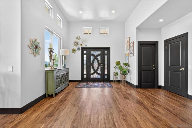 296 East Lane, El Cajon, CA 92021