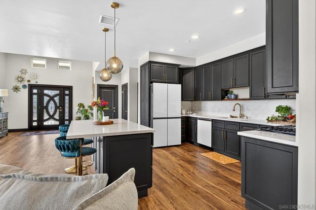 296 East Lane, El Cajon, CA 92021