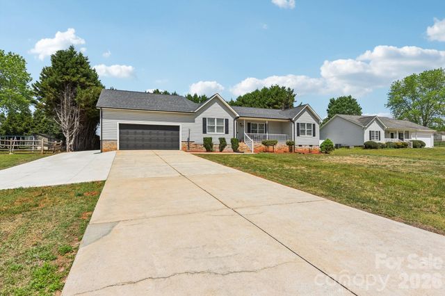 140 Clearview Road, Statesville, NC 28625