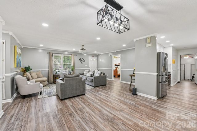140 Clearview Road, Statesville, NC 28625