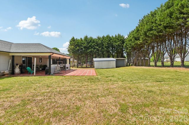 140 Clearview Road, Statesville, NC 28625